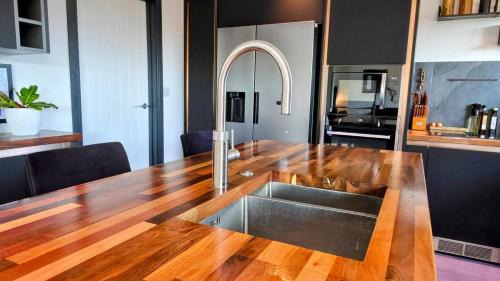 Cyncoed Maison | Stylish, Modern Cardiff Home, Perfect for Groups and Families
