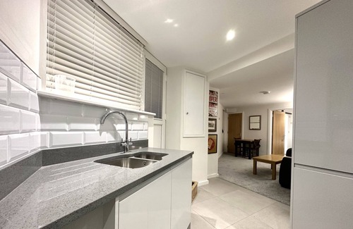 Midsomer Norton Appartement | Stylish modern apartment in Midsomer Norton high st!