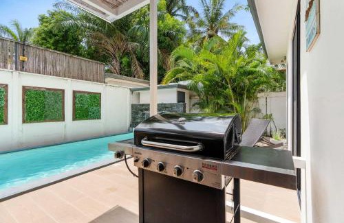 Potrero Maison | Stylish Modern Home with a Tranquil Outdoor Oasis, Spacious Open Floor Plan, and Private Swimming Pool