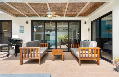 Potrero Maison | Stylish Modern Home with a Tranquil Outdoor Oasis, Spacious Open Floor Plan, and Private Swimming Pool