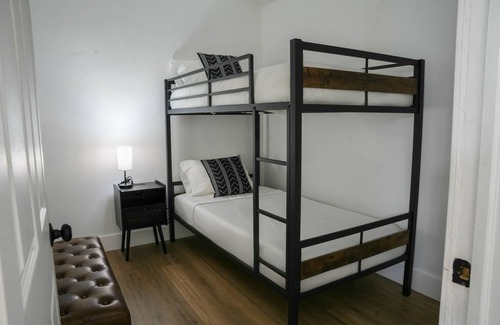Old Northwood Historic District Hôtel | Stylish & Modern 2BR Cosmo Suite Perfect Getaways!