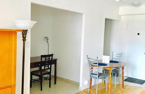 Downtown Montreal Appartement | Stylish Montreal Apartment: Comfortable Stay in the Golden Square Mile