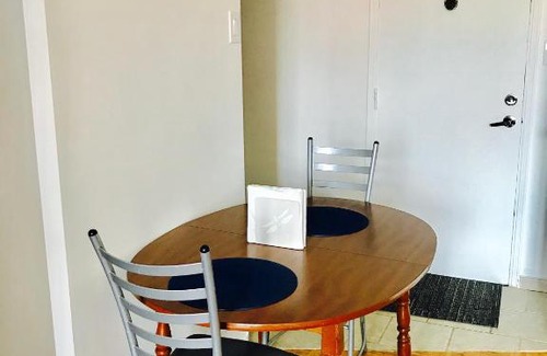 Downtown Montreal Appartement | Stylish Montreal Apartment: Comfortable Stay in the Golden Square Mile