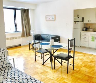 Downtown Montreal Appartement | Stylish Montreal Apartment Comfortable Stay in the Golden Square Mile