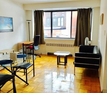 Downtown Montreal Appartement | Stylish Montreal Apartment Comfortable Stay in the Golden Square Mile