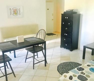 Downtown Montreal Appartement | Stylish Montreal Apartment Comfortable Stay in the Golden Square Mile