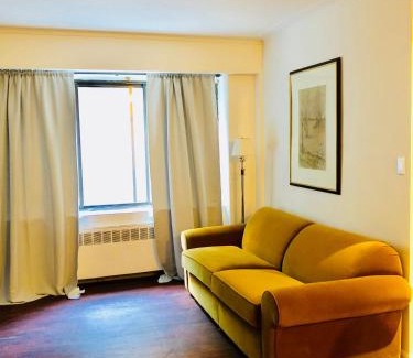 Downtown Montreal Appartement | Stylish Montreal Apartment Comfortable Stay in the Golden Square Mile