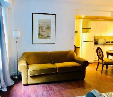 Downtown Montreal Appartement | Stylish Montreal Apartment Comfortable Stay in the Golden Square Mile