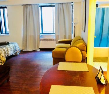 Downtown Montreal Appartement | Stylish Montreal Apartment Comfortable Stay in the Golden Square Mile