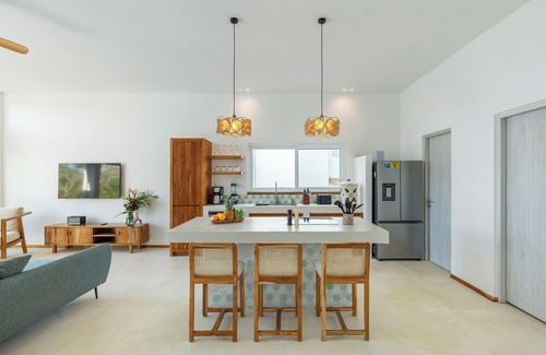 Santiago Villa | Stylish ocean view Villa Blume at Hermosa Hills