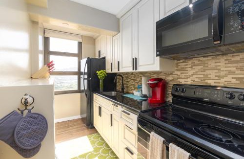 Waikiki Appartement | Stylish Ocean View Condo Near Waikiki Beach with Free Parking!