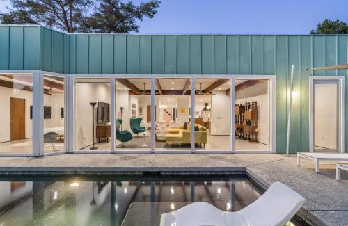 Peaceful Valley Maison | Stylish Old Town Scottsdale Retreat w Pool Prime Location