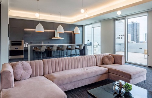 Old Town Appartement | Stylish Old Town Studio Gym, W/D, Outdoor Firepit & A/C, by Blueground