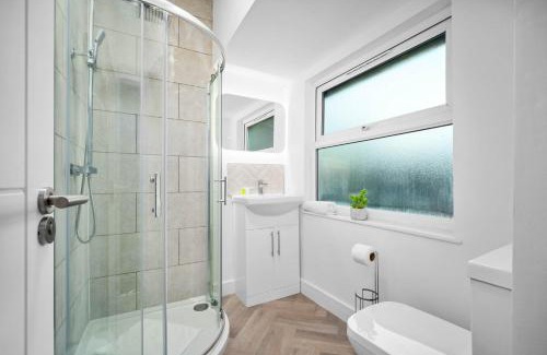 King's Heath Appartement | Stylish One Bedroom - Fast WiFi - Netflix - On Street Parking 2BR