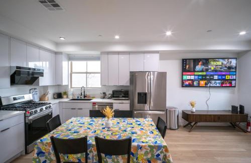 Pico-Union Maison | Stylish Private Room by Downtown LA with Private Parking