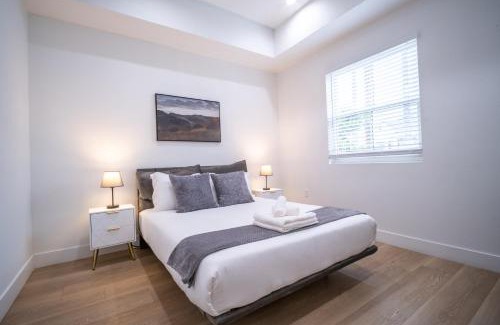 Pico-Union Maison | Stylish Private Room by Downtown LA with Private Parking