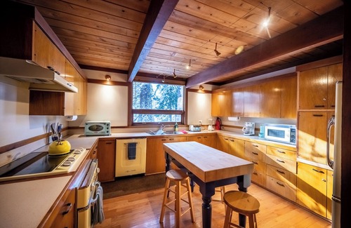 Tahoe Tavern Maison | Stylish Redwood Home with Hot Tub and Private Beach Access