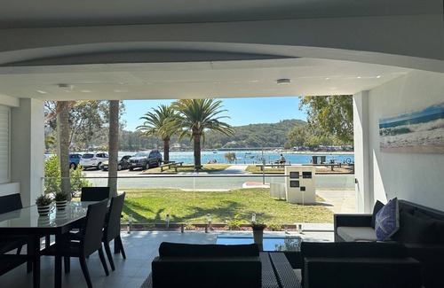 Palm Beach Appartement | Stylish refurbished unit on Tallebudgera Creek