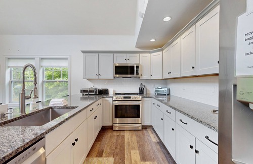 Cranmore Birches Copropriété | Stylish Retreat Near Town & Slopes W/ Stone Fireplace, Game Room & Fast WiFi