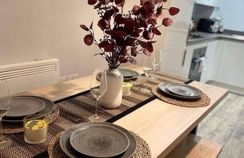 Bordesley Appartement | Stylish Retreat - Sleeps 6 Terrace-2bedroom-petsok
