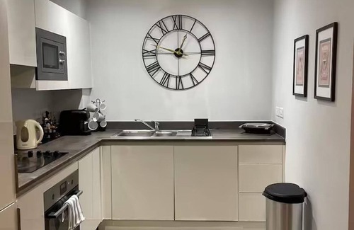 Bordesley Appartement | Stylish Retreat - Sleeps 6 Terrace-2bedroom-petsok
