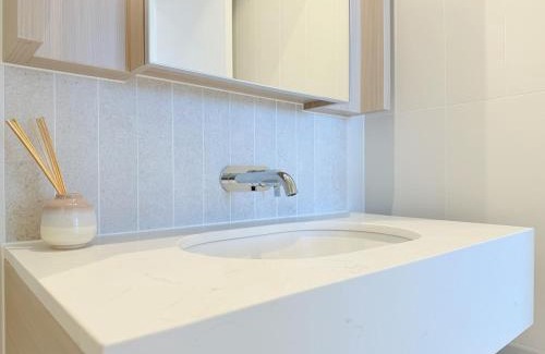 Brisbane Central Business District Appartement | Stylish Riverfront 2Bed Apt with Pool at QWR