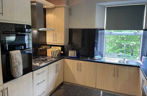 Dumfries Appartement | Stylish Riverside Apartment set in a beautiful popular park.