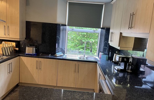 Dumfries Appartement | Stylish Riverside Apartment set in a beautiful popular park.