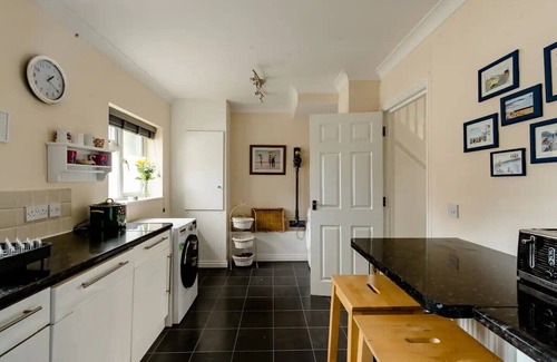 Birchington Maison | Stylish seaside house, 2 min walk from beach | Pass the Keys