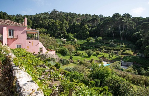 Monserrate Villa | Villas adjacentes élégantes et isolées avec piscines, beaux jardins et vues,