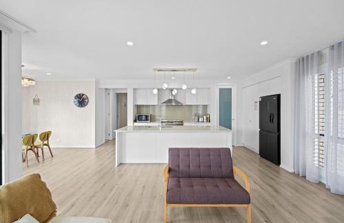 Spring Mountain Appartement | Stylish & Spacious 3BR 2BA Home in Spring Mountain