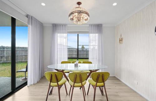 Spring Mountain Appartement | Stylish & Spacious 3BR 2BA Home in Spring Mountain