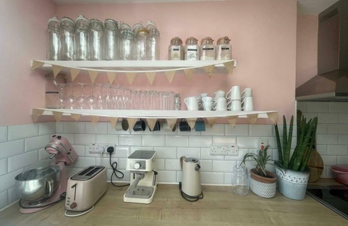 Cork Maison | Stylish & Spacious Family Home On Edge of City