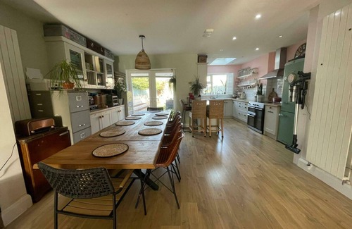 Cork Maison | Stylish & Spacious Family Home On Edge of City