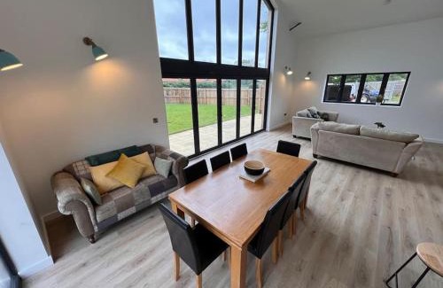 Foxley Maison | Stylish & Spacious Getaway