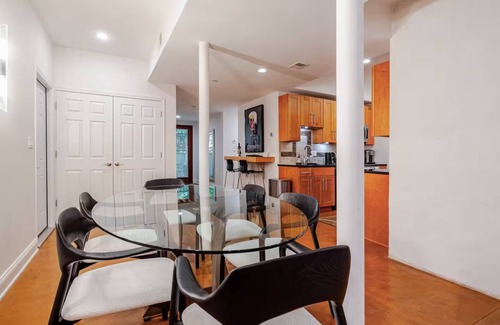 Bethesda Maison | Stylish Spacious Greentree Apartment