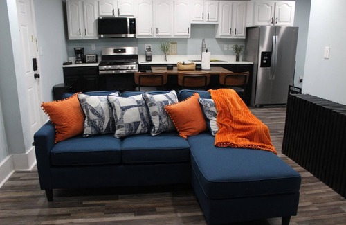 Newark Appartement | Stylish & Spacious Newark Retreat - Perfect for City Getaways!