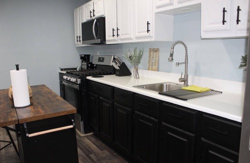 Newark Appartement | Stylish & Spacious Newark Retreat - Perfect for City Getaways!