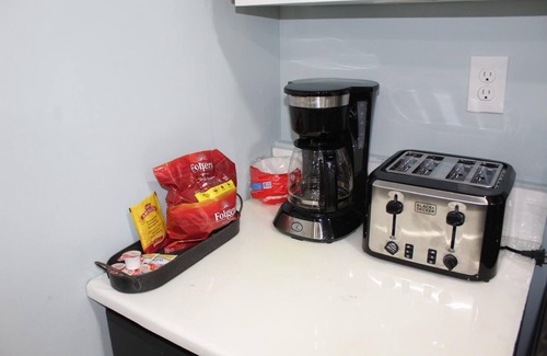 Newark Appartement | Stylish & Spacious Newark Retreat - Perfect for City Getaways!