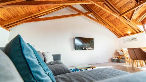 Spiddal Maison | Stylish, Spacious Sea View House