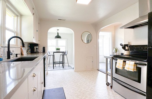 St. Helens Maison | Stylish St. Helens Bungalow Haven