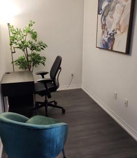 Garden District Appartement | Stylish Stay Toronto Oasis - Reg # STR-2309-HMVRVX exp Feb 21, 2026