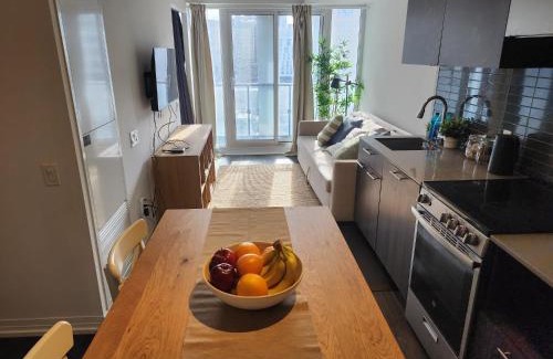 Garden District Appartement | Stylish Stay Toronto Oasis - Reg # STR-2309-HMVRVX exp Feb 21, 2026