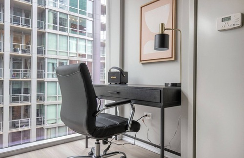 Streeterville Appartement | Stylish Streeterville 2BR w/ Lounge & Pool, nr Riverwalk, by Blueground