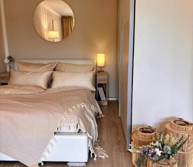 Nordwest Appartement | Stylish studio apartment with beautiful terrace near Audi