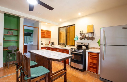 Valle Pura Vida Appartement | Stylish studio apt with a veranda, parking and full kitchen. For 2-3 people.