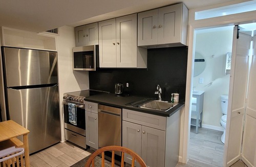 West Hyattsville Appartement | Stylish Studio in Amazing Takoma Park -7 minutes walk to Takoma Metro
