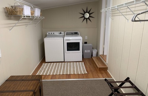 Hernando Appartement | Stylish Studio near Hernando Town Square! Great Location!