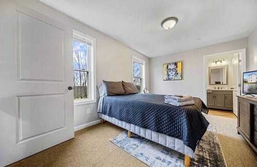 Gorham Appartement | Stylish Studio Retreat | WiFi | Near Gorham Center