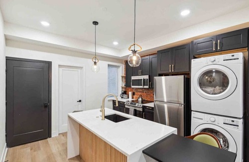 North Philadelphia West Appartement | Stylish Studio Sleeps Four | 10 mins to DT (B)